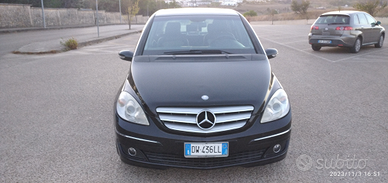 Mercedes b180