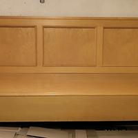 tavolo panca e sedie