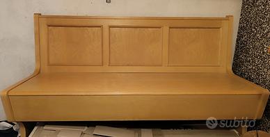 tavolo panca e sedie