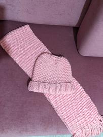 Set cappello + sciarpa all’uncinetto per bambina