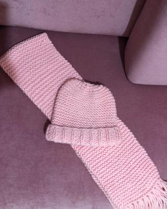 Set cappello + sciarpa all’uncinetto per bambina