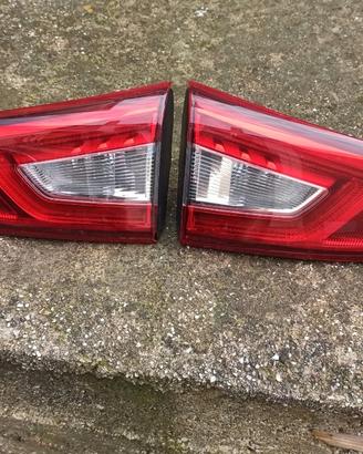 Fari interni portellone posteriore Nissan Qq   J11