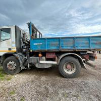 Iveco 150E18K passo corto, gru e ribaltabile