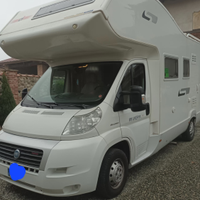 Camper con portamoto