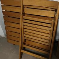 Tavolo pieghevole con sedie