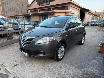 Lancia Ypsilon 0.9 TwinAir 85 CV 5 porte Metano Ec