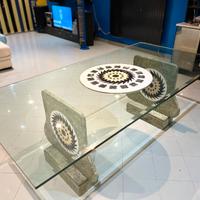 Tavolo Pranzo ad intarsi in marmo e piano in vetro