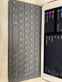 Ipad Pro 9,7 con Tastiera/Cover