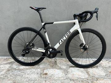 Factor O2 Ultegra Di2 tg 54