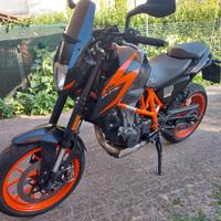 KTM 690 Duke R