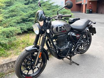 Royal Enfield HNTR 350 Dapper Grey - 2023