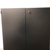 Mobile con serratura e chiave