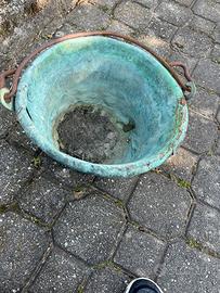 Vecchio paiolo x arredo giardino