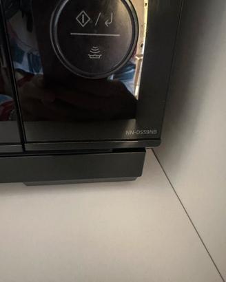 Forno combinato microonde vapore e tradizionale