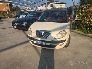 Lancia Ypsilon 1.2 16V Platino