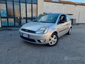 Ford Fiesta 1.4 16V 5p. Ghia