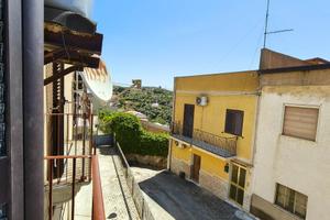 Rif.MP12- casa ind. san michele di ganzaria