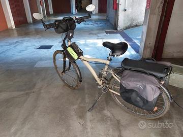 Bicicletta pedalata assistita + accessori