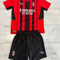 Completo ufficiale Milan taglia 11/12 anni