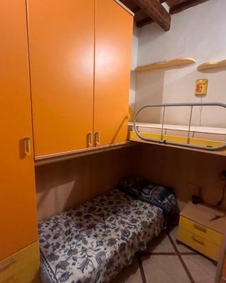 Cameretta due letti ad angolo