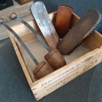Vecchi utensili per scarpe 