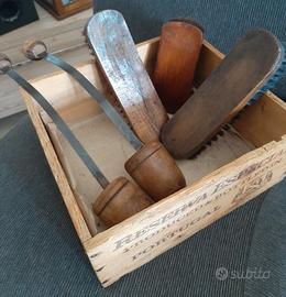 Vecchi utensili per scarpe 