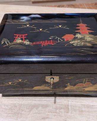 Portagioie vintage giapponese con carillon Sankyo