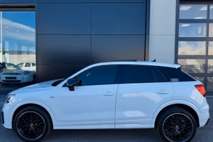 Audi Q2 S-Line Edition Identity Black