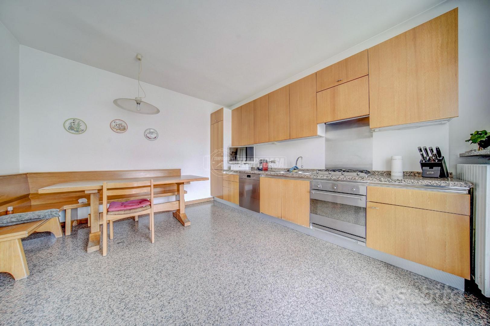 VILLA SINGOLA CON 3 CAMERE DA LETTO SU UNICO LIVEL - Vista 6