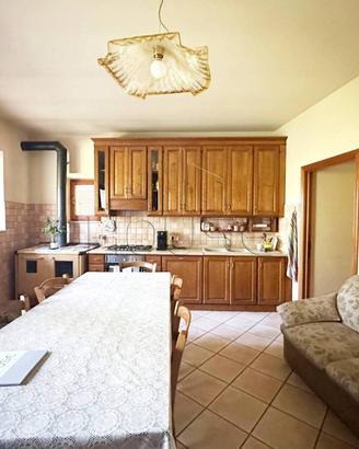 Appartamento di 210 m² con più di 5 locali e box a