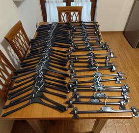 Lotto 55 Grucce Appendiabiti Nero 