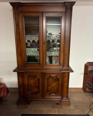 Credenza antica