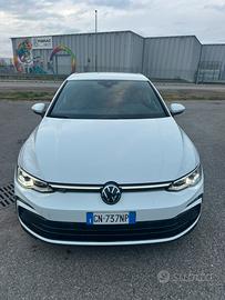 Volkswagen Golf 2.0 tdi R-Line 150cv dsg