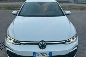 Volkswagen Golf 2.0 tdi R-Line 150cv dsg