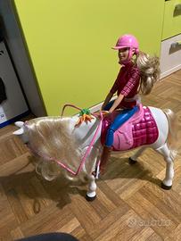 Cavallo di Barbie interattivo