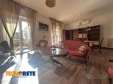 4 LOCALI A LA SPEZIA