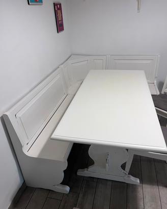 Tavolo + panca angolare + 3 sedie