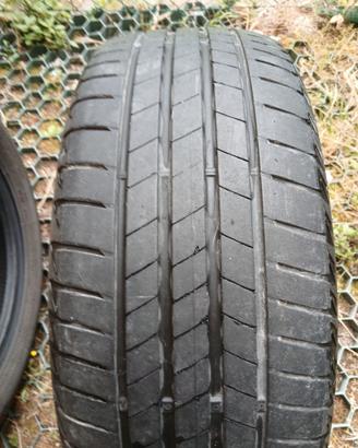 2 gomme Bridgestone estive 195/65 R15 95H – usate