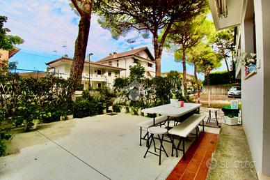 3 LOCALI A LIGNANO SABBIADORO