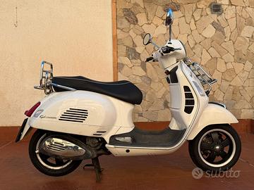 Vespa GTS 300 super- anno 2012