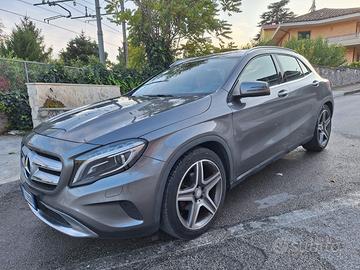 MERCEDES GLA 200D SPORT con 92 mila Km
