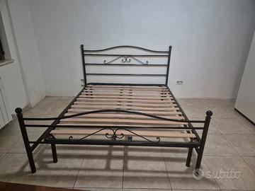letto matrimoniale in ferro