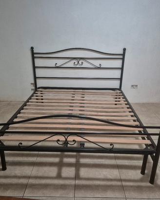letto matrimoniale in ferro