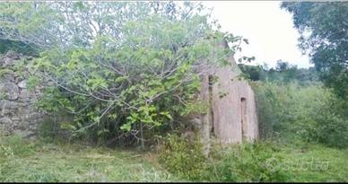 Rudere con possibilità di ampliamento