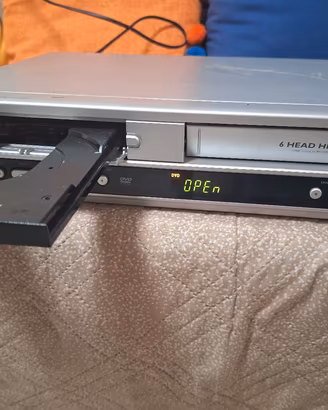 Videoregistratore Combo Vhs + DVD