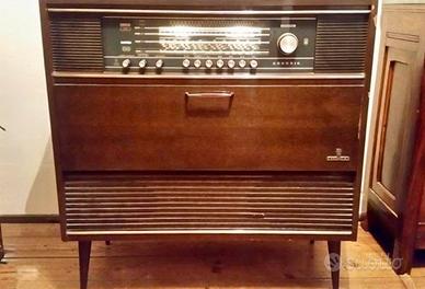 Radio Stereo Grundig  Nuke Boxe + vinili in foto
