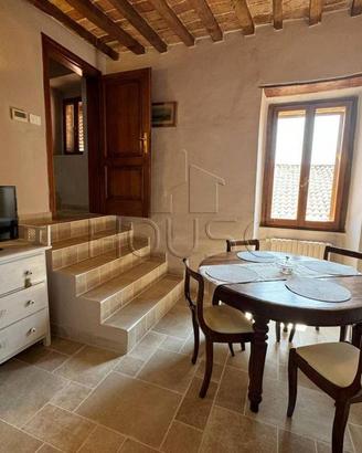 Rustico / Casale di 85 m² con 2 locali a Monte San