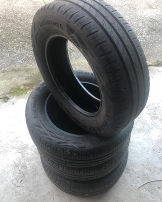 4 Gomme Continental estive.