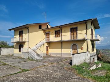 Casa indipendente 250 mq con terreno di mq 17500