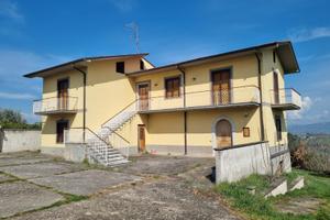 Casa indipendente 250 mq con terreno di mq 17500